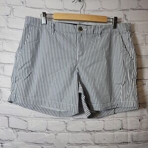 Old Navy Everyday Short Womens 12 Navy Blue White Railroad Stripe 5 Inseam